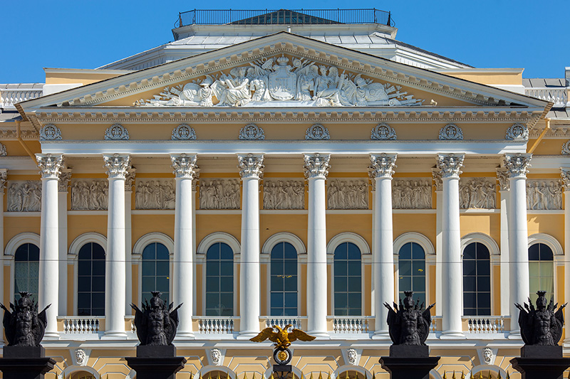 neoclassical-portico-of-mikhailovsky-palace-in-st-petersburg